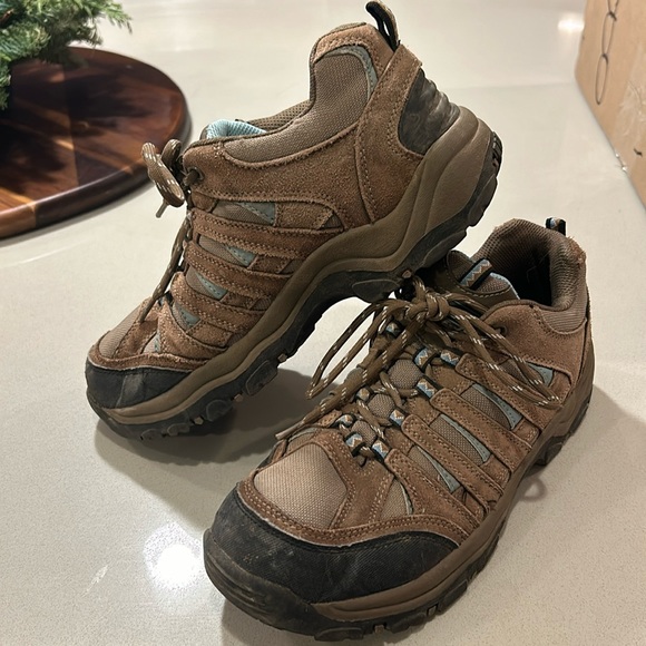 Coleman Womens 9.5W Crescent Lace Up Low Top Comfo - Picture 1 of 4